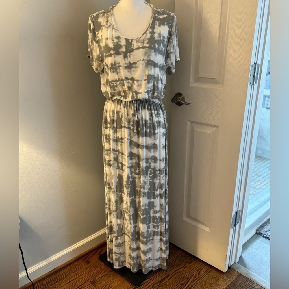 Style & Co. Shirt Sleeve Tie Dyed Maxi Dress Misses size L. Gray ‘ white. NWOT